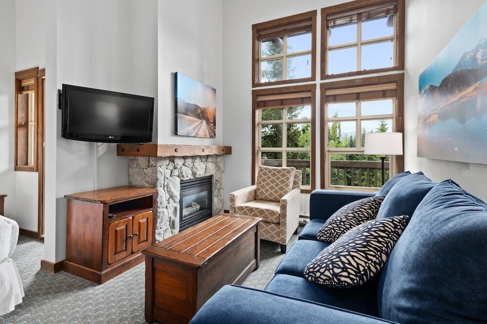 Фото Blackcomb Springs Suites by Clique