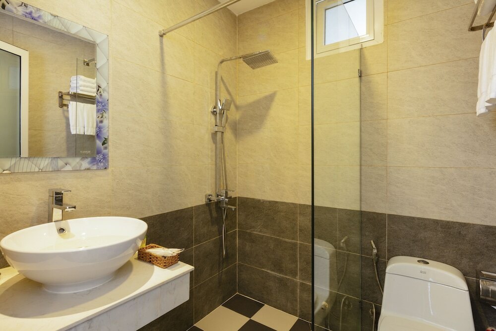 Фото Quang Vinh Hotel