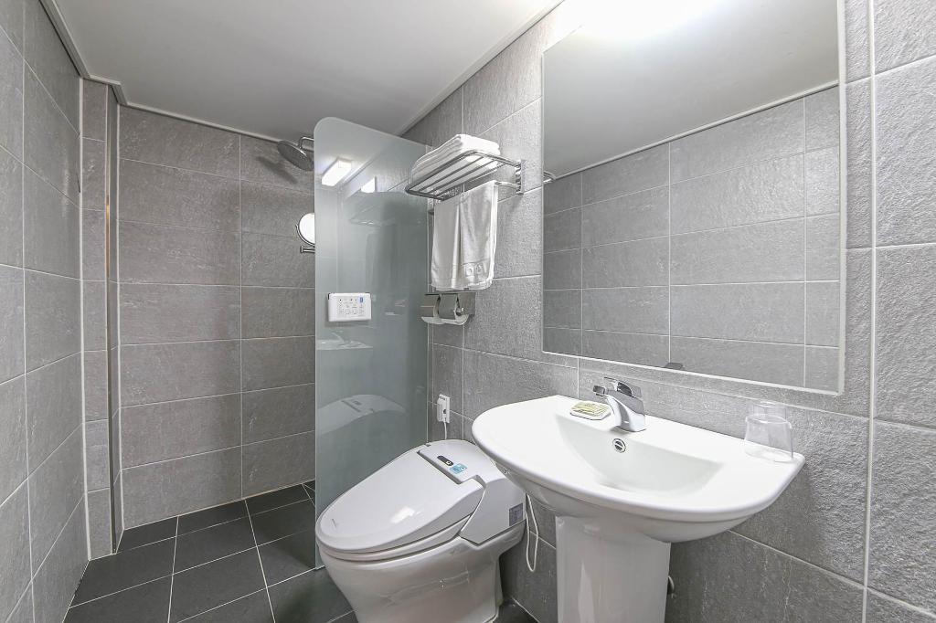 Фото R&b Business Hotel