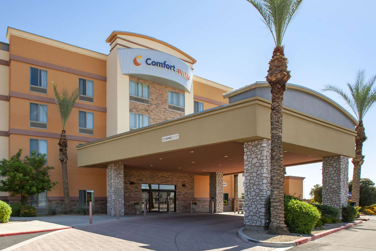 Фото Comfort Suites Glendale - State Farm Stadium Area