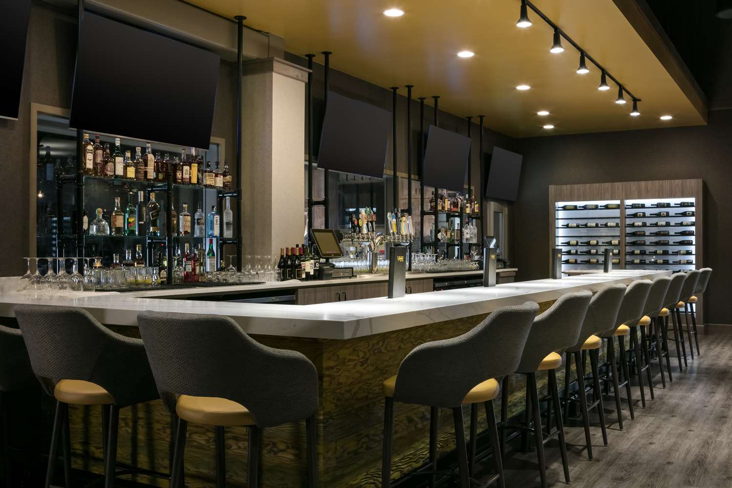 Фото Hilton Garden Inn Iowa City Downtown University