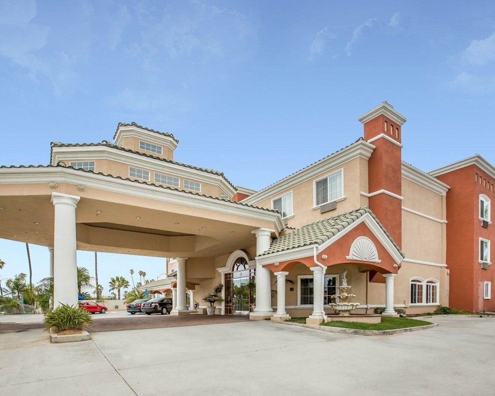 Фото Comfort Suites Oceanside Camp Pendleton Area