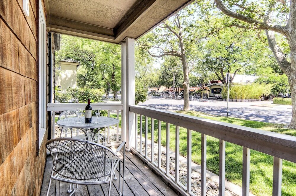 Фото Aggie Inn, Ascend Hotel Collection