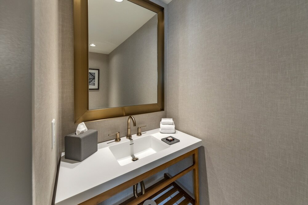 Фото Omni Oklahoma City Hotel