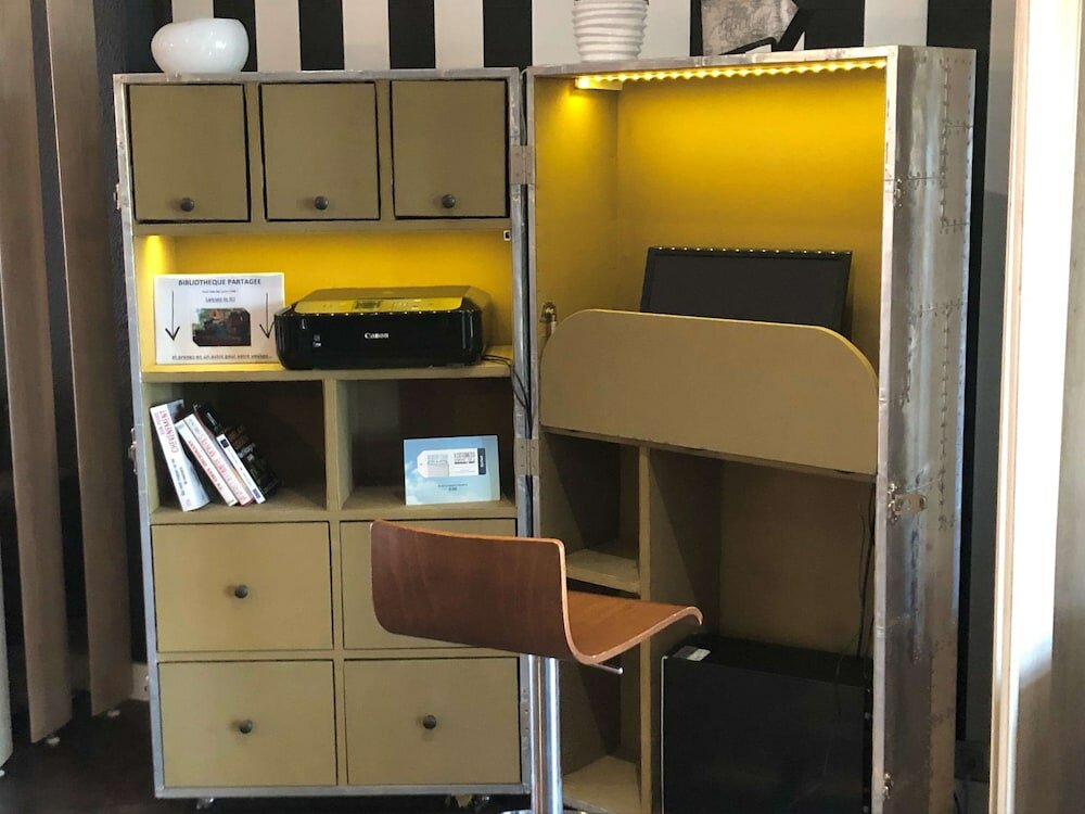 Фото Hotel Kyriad Orly Aéroport Athis Mons