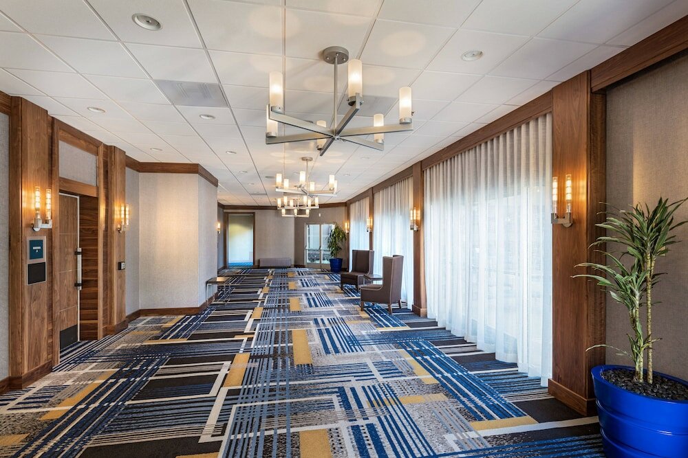 Фото Four Points by Sheraton Los Angeles Westside