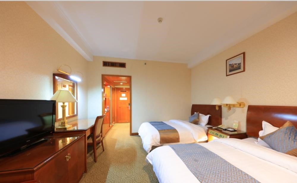 Фото Five Rams City Hotel