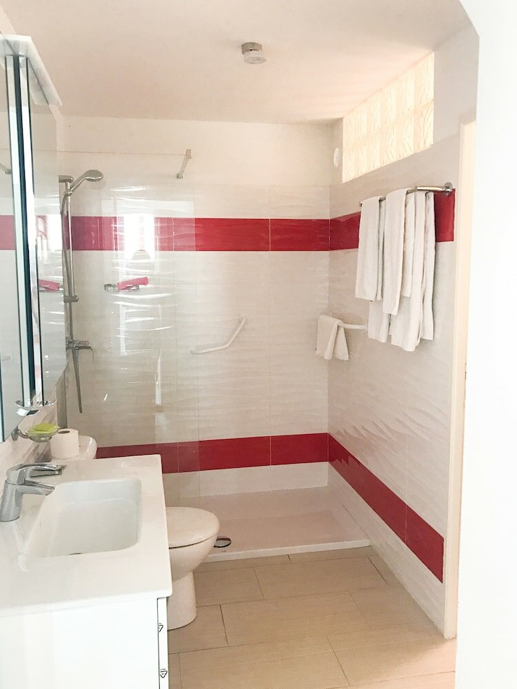 Фото Reine D'Azur Hotel