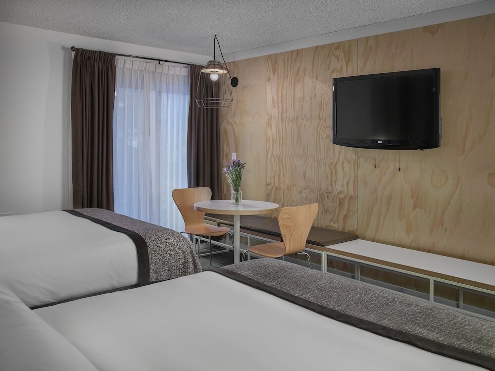 Фото Coast Canmore Hotel & Conference Centre