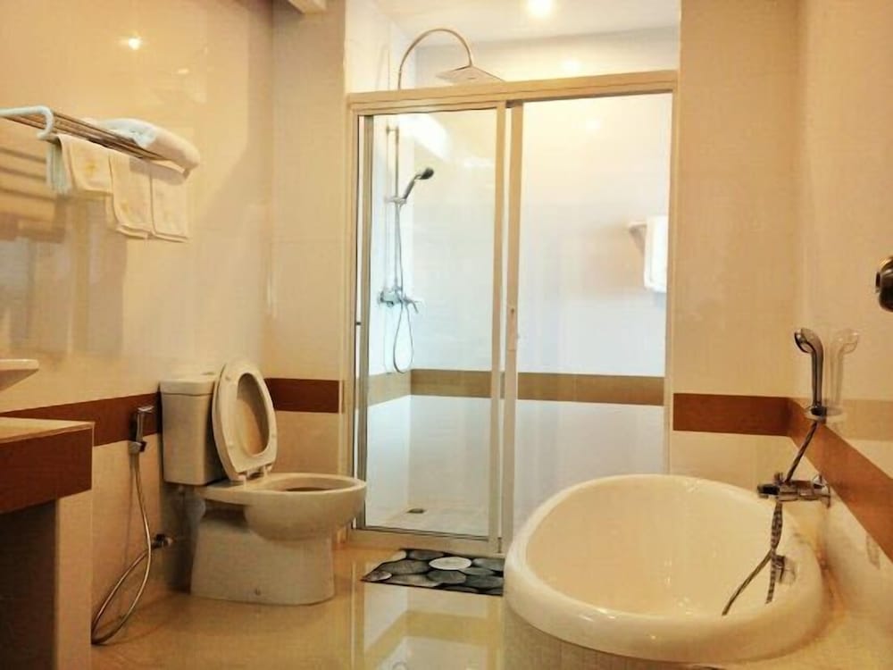 Фото Sinkiat Buri Hotel