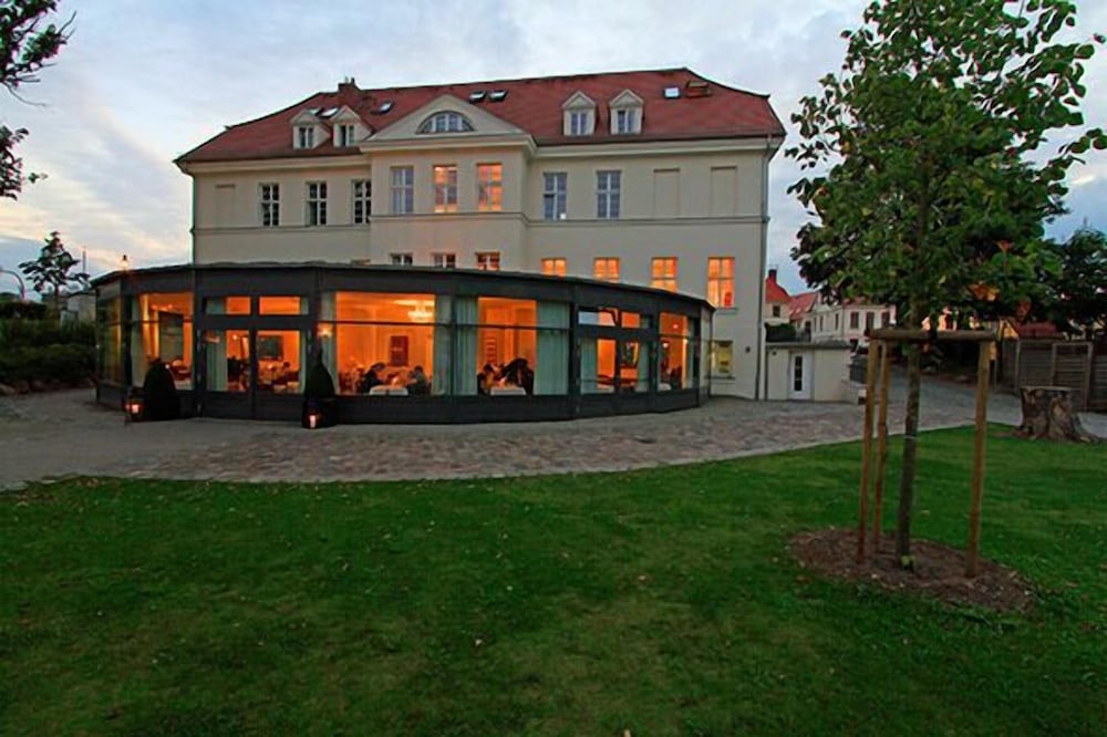 Фото Hotel Prinzenpalais Bad Doberan