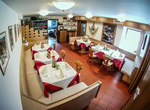 Внешний вид отеля Hotel Ustaria Posta в Бадии - Абтее, фото 3