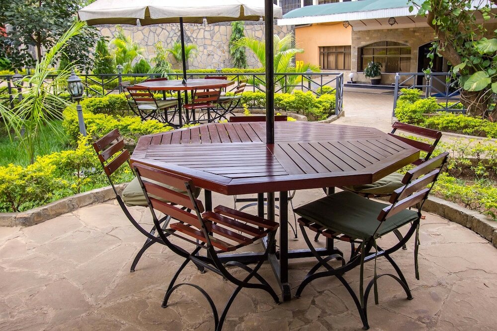 Фото Pinecone Hotel