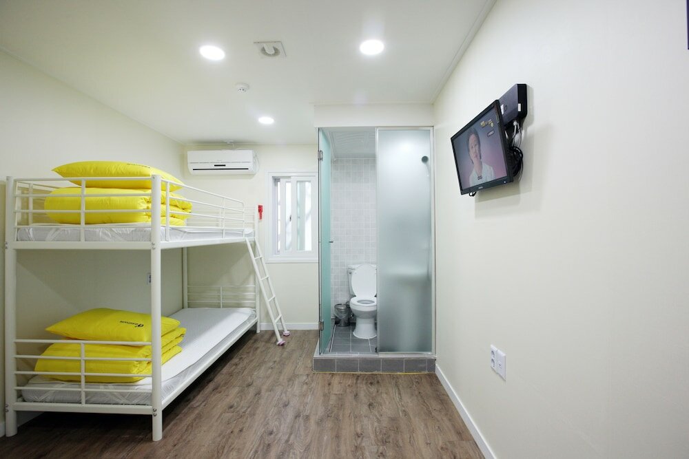 Фото 24 Guesthouse Myeongdong Avenue