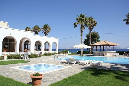 Внешний вид отеля Andromeda Hotel Apartments в Ираклисе, фото 1