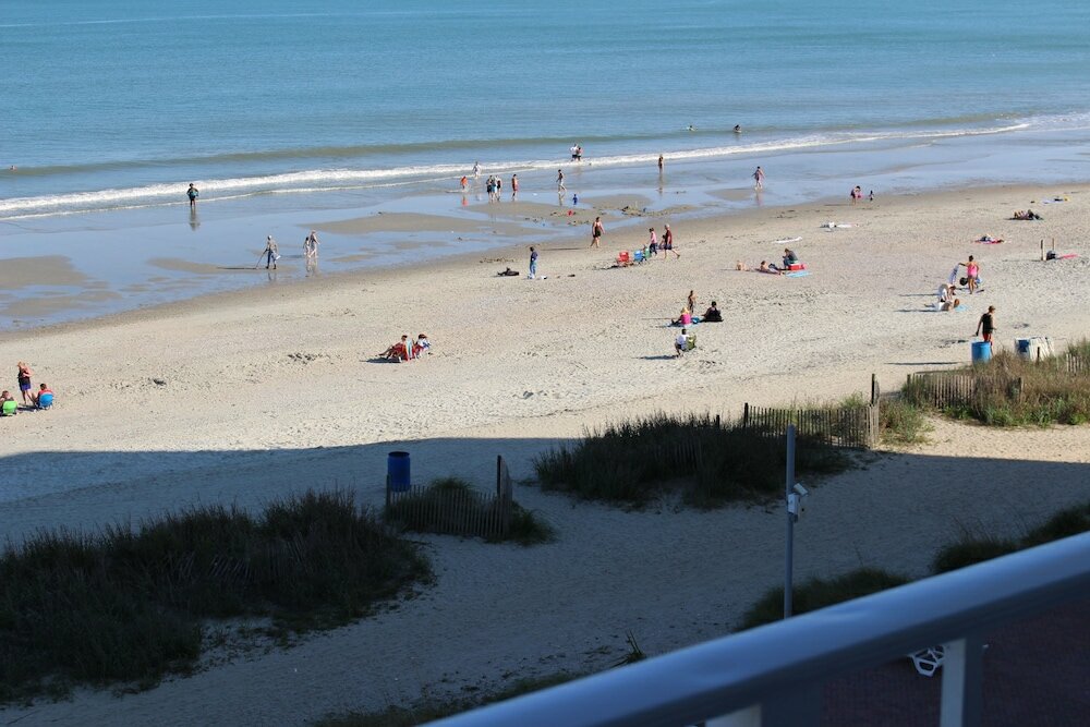 Фото Blu Atlantic Oceanfront Hotel & Suites