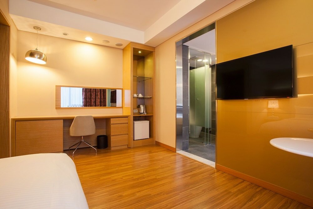 Фото Pharos Hotel