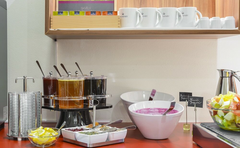 Фото Hotel Garden Court