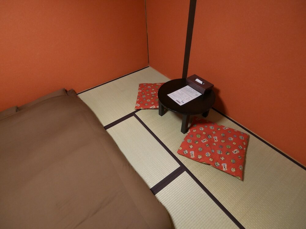 Фото J-Hoppers Hiroshima Guesthouse