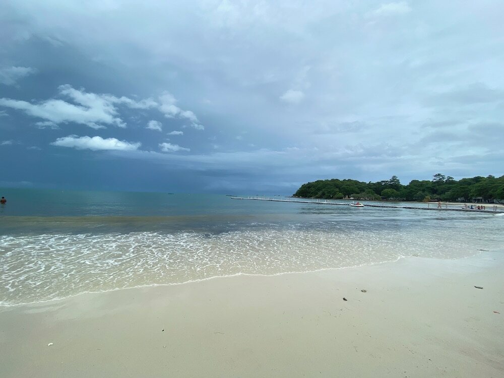 Фото La Lune Beach Resort