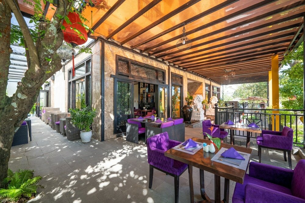 Фото Royal Riverside Hoi An Hotel