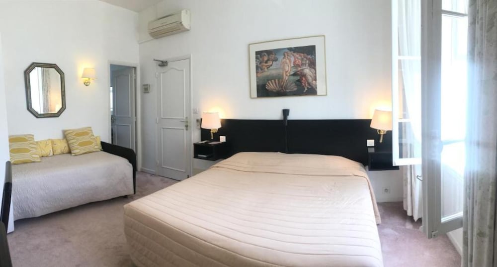 Фото Hotel des Mimosas