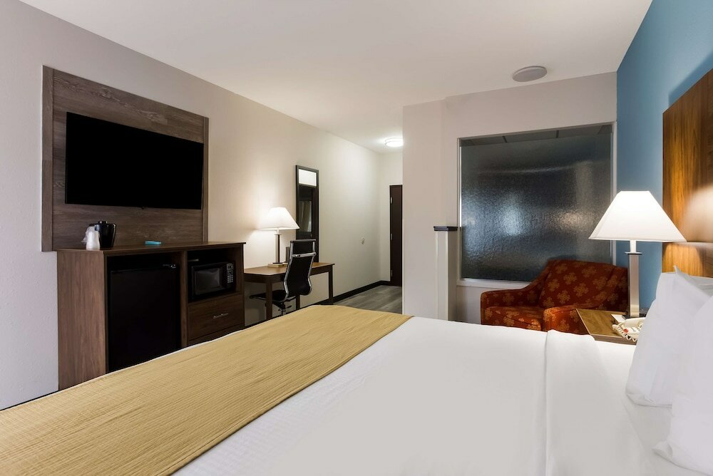 Фото Best Western Crossroads Inn