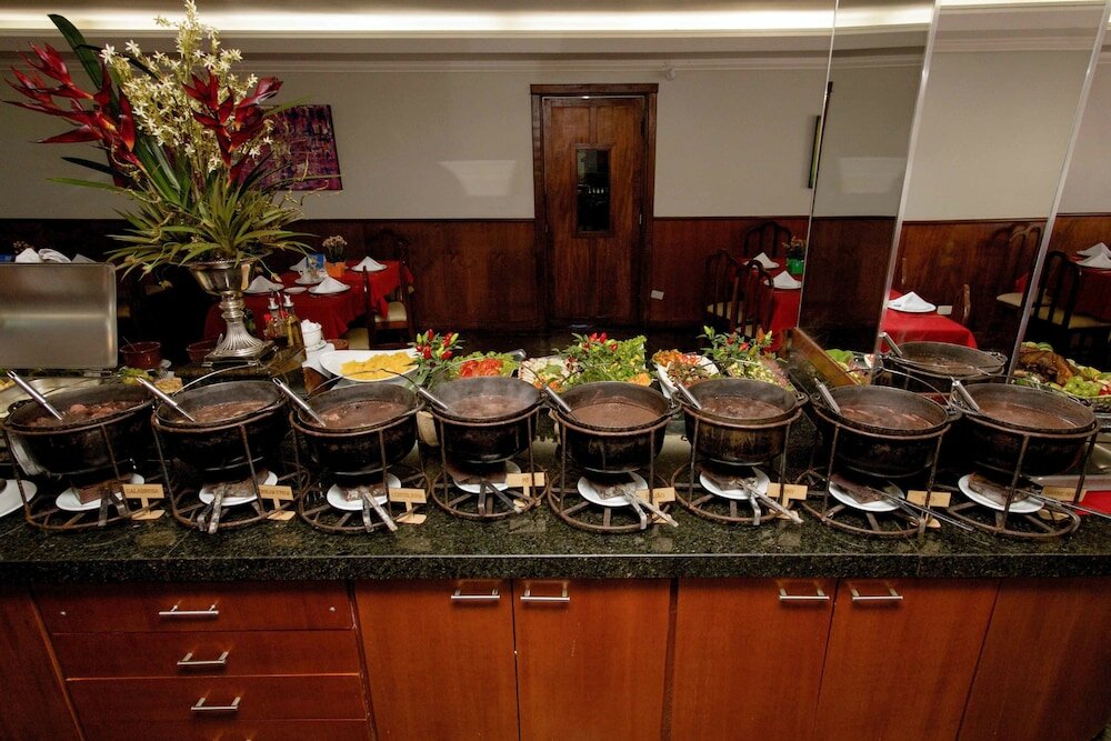 Фото Bristol Exceler Plaza Hotel