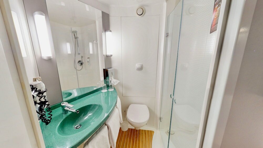 Фото ibis Köln Airport