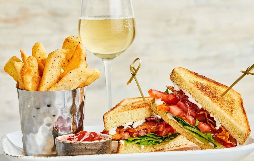 Фото Courtyard by Marriott Tampa Downtown