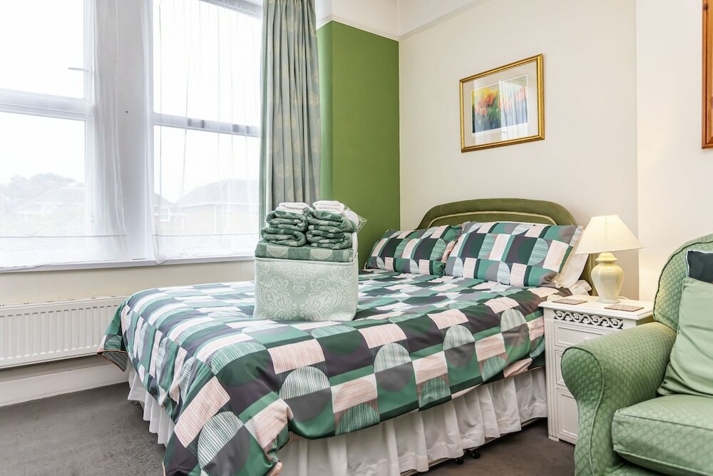 Фото The Ravensbourne Hotel