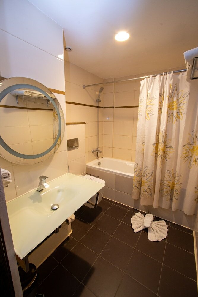 Фото Hôtel Fleur de Lys Plateau