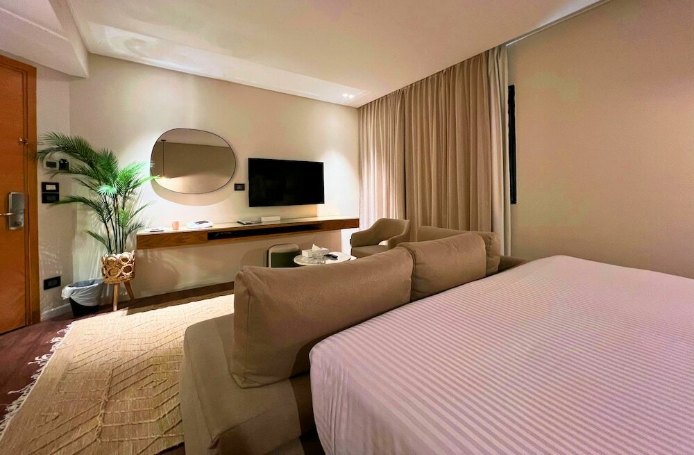 Фото New President Hotel