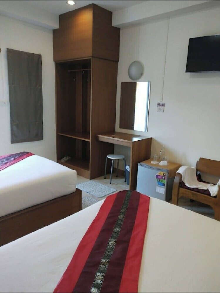 Фото Maesot Siri Hotel