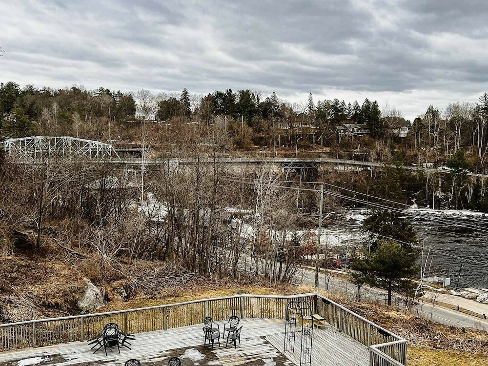 Фото Inn at the Falls