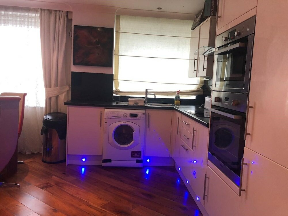 Фото The New London Carlton Hotel & Service Apartments