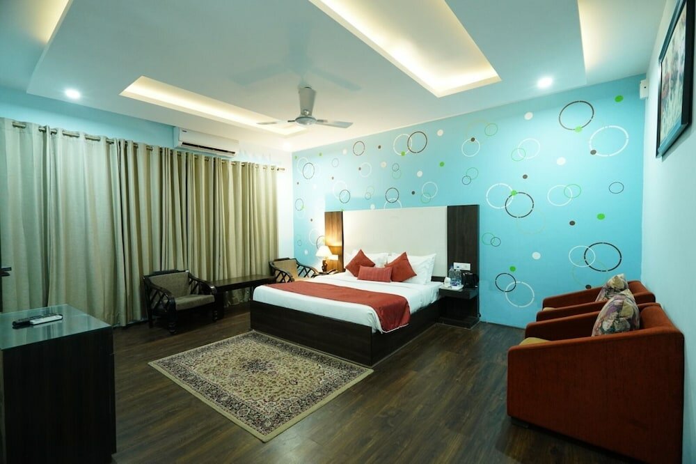 Фото Sterling Banquet and Hotel