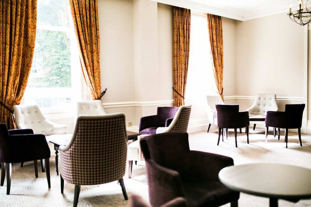 Фото The Angel Hotel