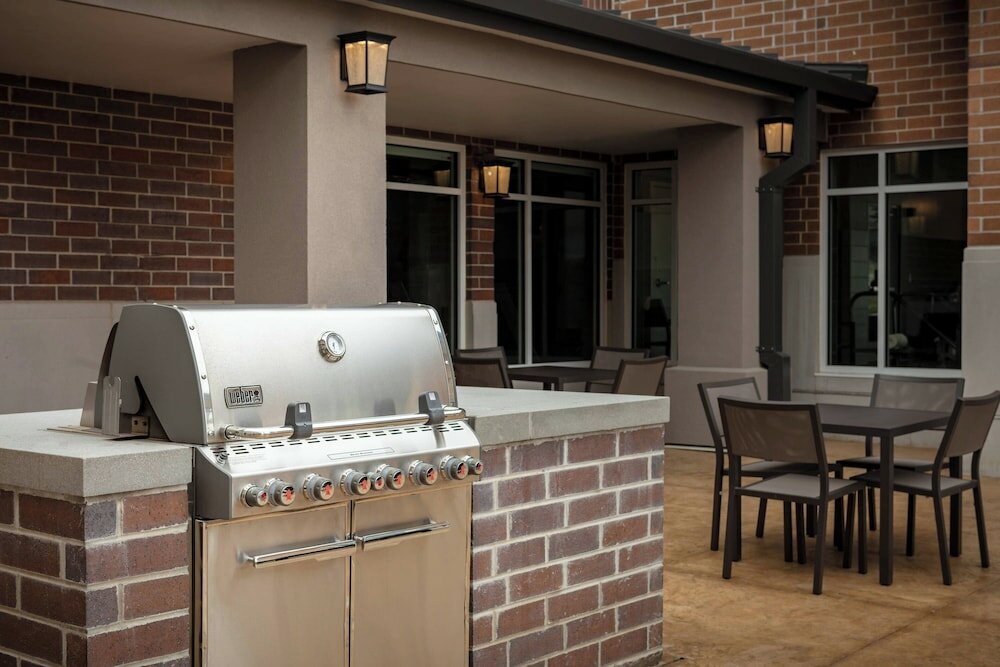 Фото Residence Inn Des Moines Downtown