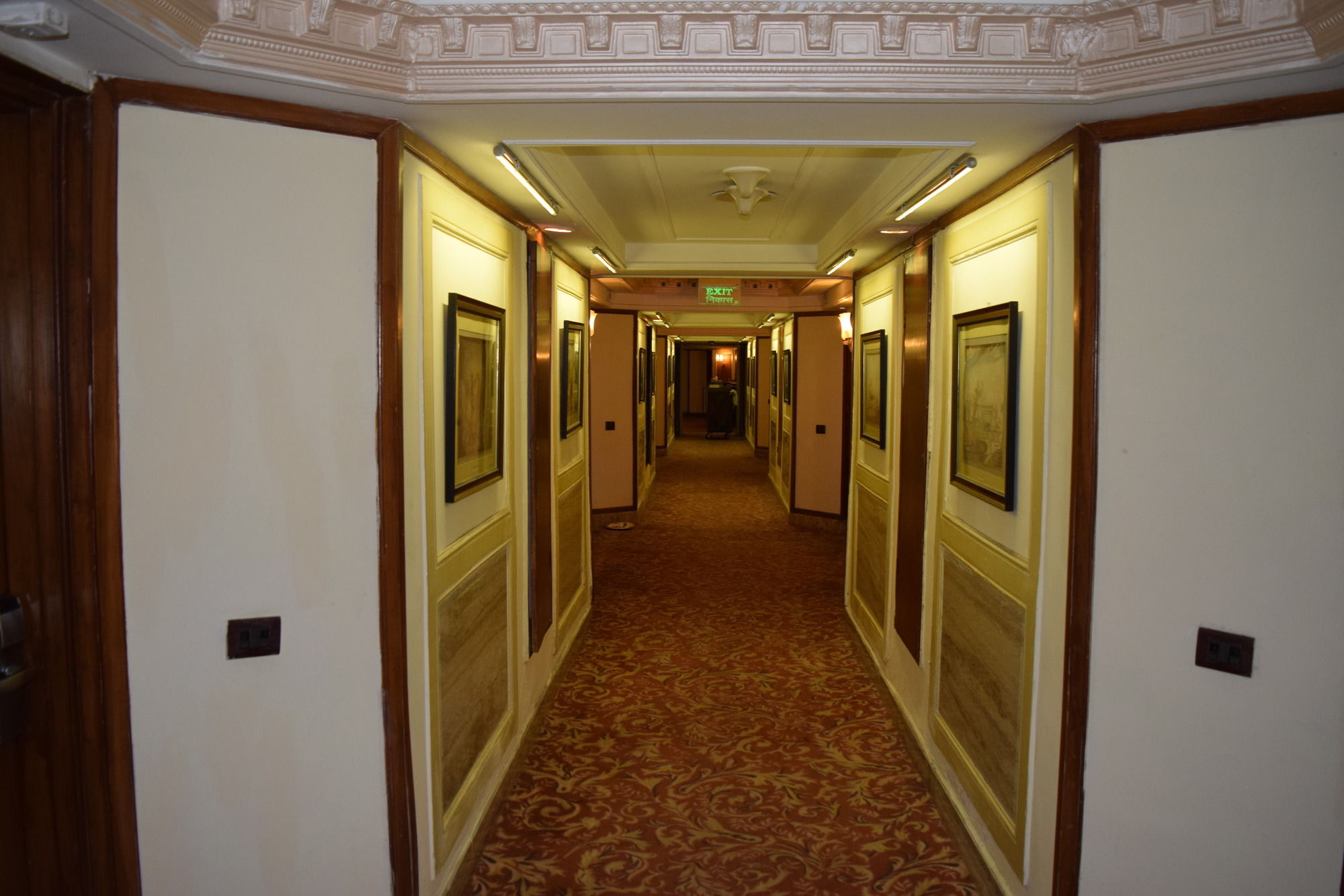 Фото Hotel Samrat Inn