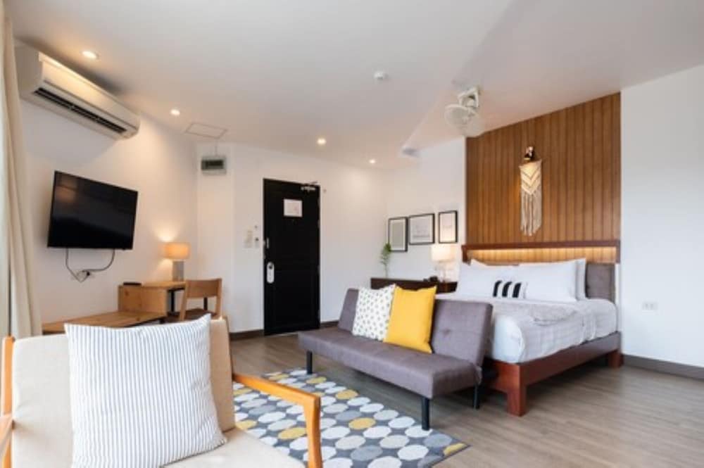 Фото The Corner Lodge