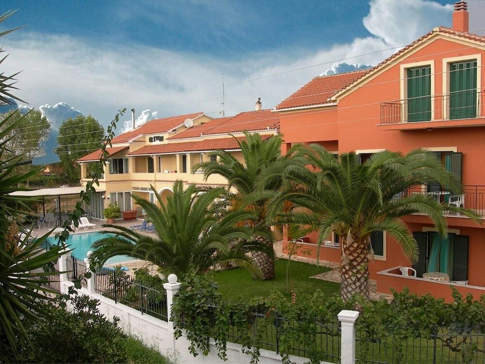 Фото Katerina Pool Apartments