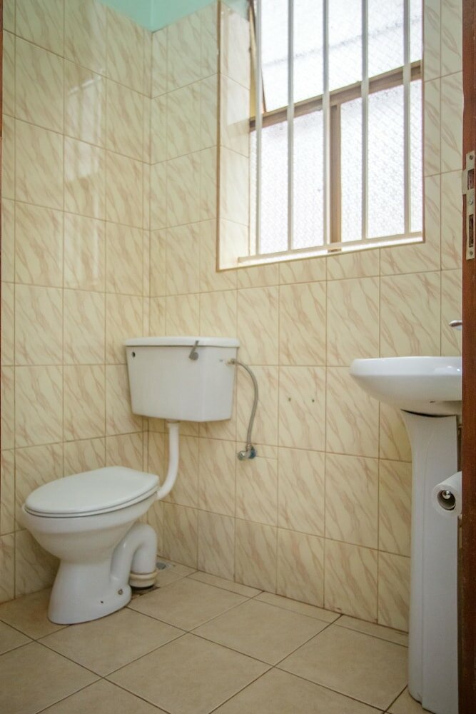 Фото Makerere Serene Hotel