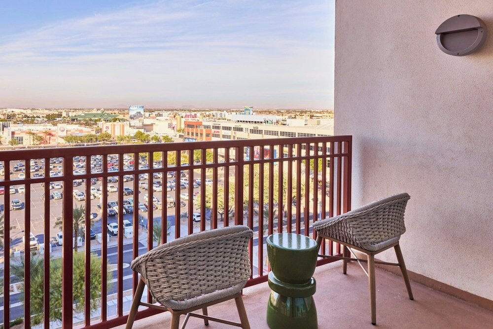 Фото Renaissance Phoenix Glendale Hotel & SPA