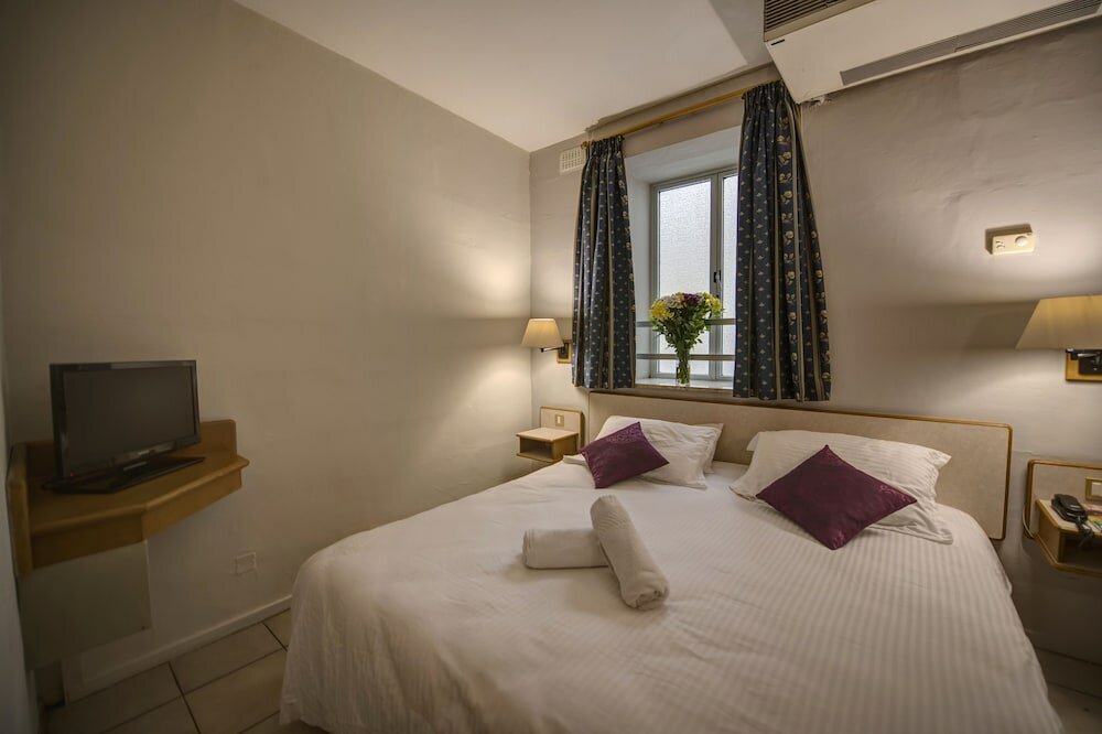 Фото Sliema Chalet Hotel
