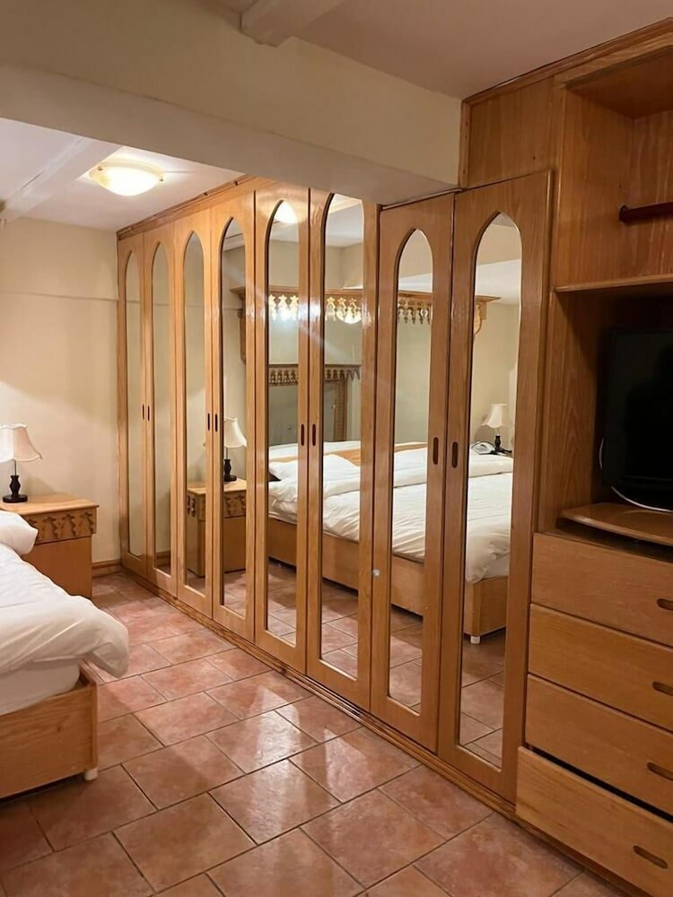 Фото Kuwait Palace Hotel Apartments