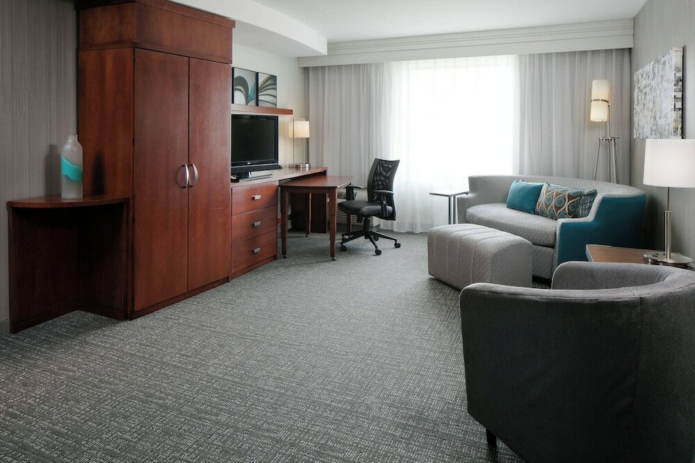 Фото Courtyard Marriott Aksarben Village