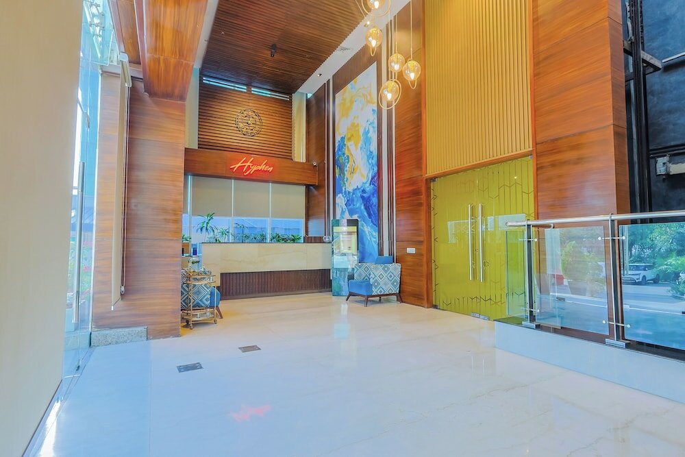 Фото Hyphen Business Hotel