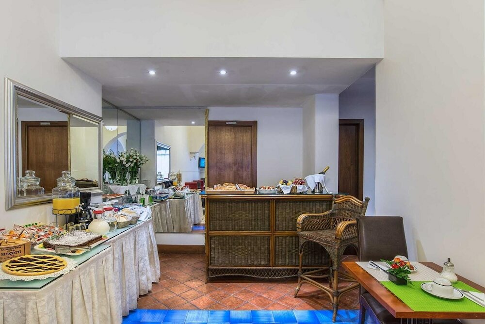 Фото Hotel Caracciolo