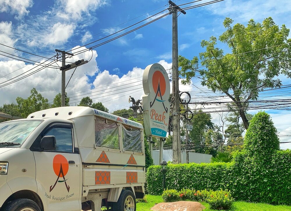 Фото Peak Boutique City Hotel